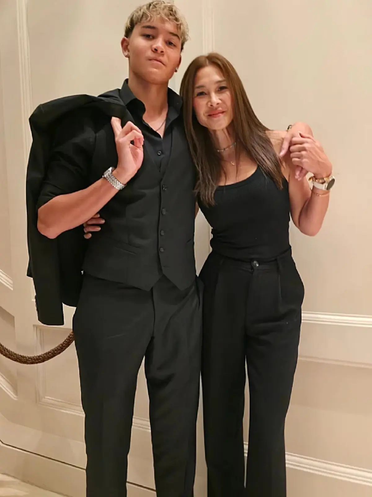 ภูมิใจที่สุด ลูกเกด เมทินี กลั้นน้ำตาไม่อยู่ ลูกชายติดทีมชาติไทย
