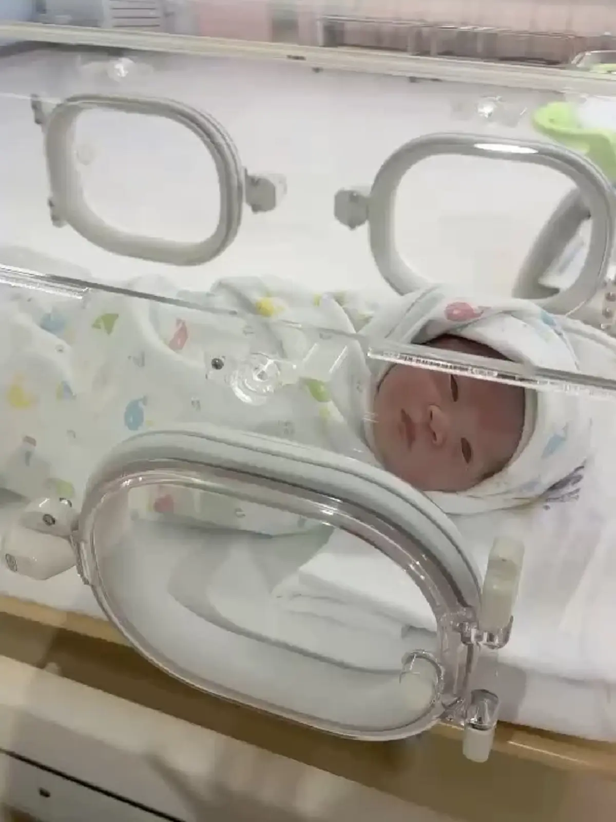 "กิก ดนัย" ประกาศข่าวดี ภรรยาคลอดลูกสาวคนที่ 2 "น้องเกิร์ล"