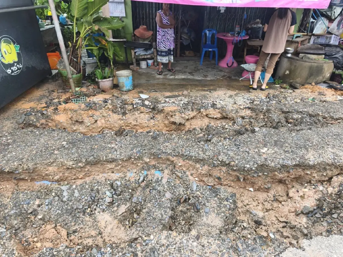 ชาวพังงาร้อง! โครงการฝังท่อประปายักษ์ทำขอบถนนทรุดวุ่น