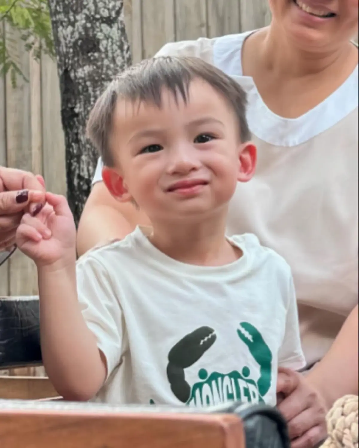 โตแล้วหล่อมาก "น้องไซลาส" ลูกชาย "ดิว อริสรา" อัปเดตลุคใหม่ 