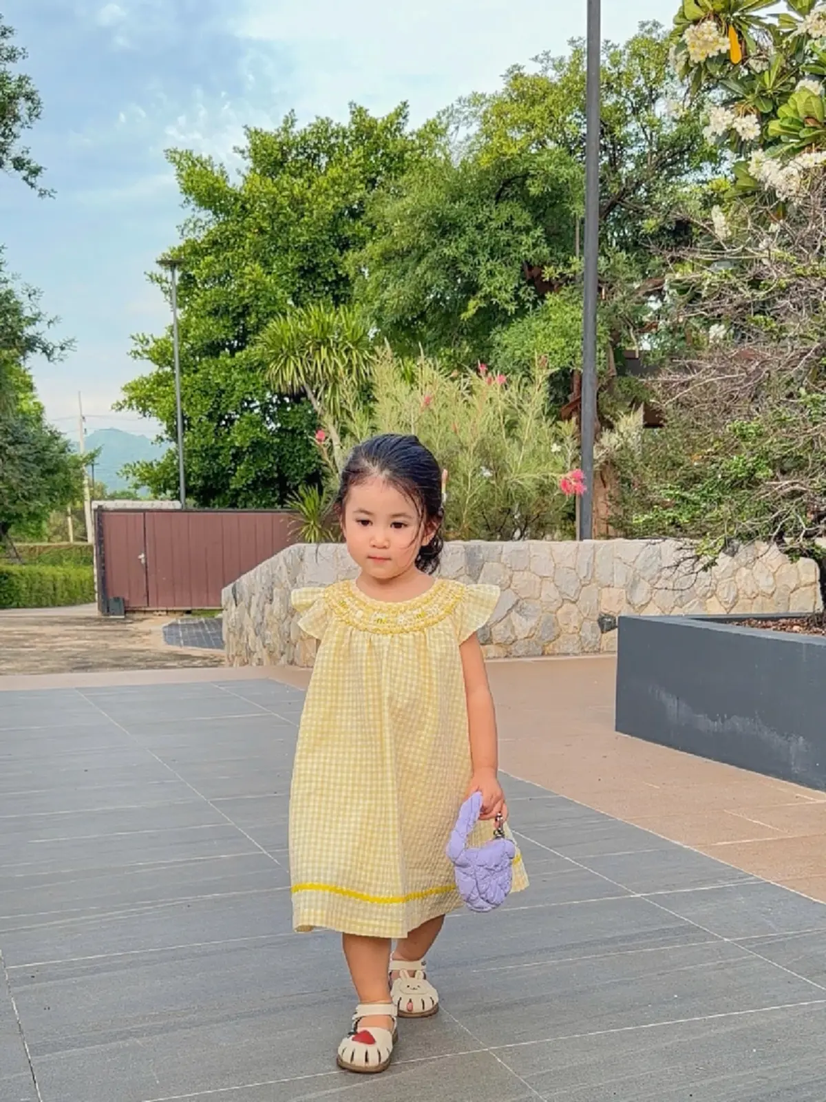 ยิ่งโตยิ่งสวย ลูกสาว"ยุ้ย จีรนันท์"ถอดแบบคุณแม่มาเป๊ะ 
