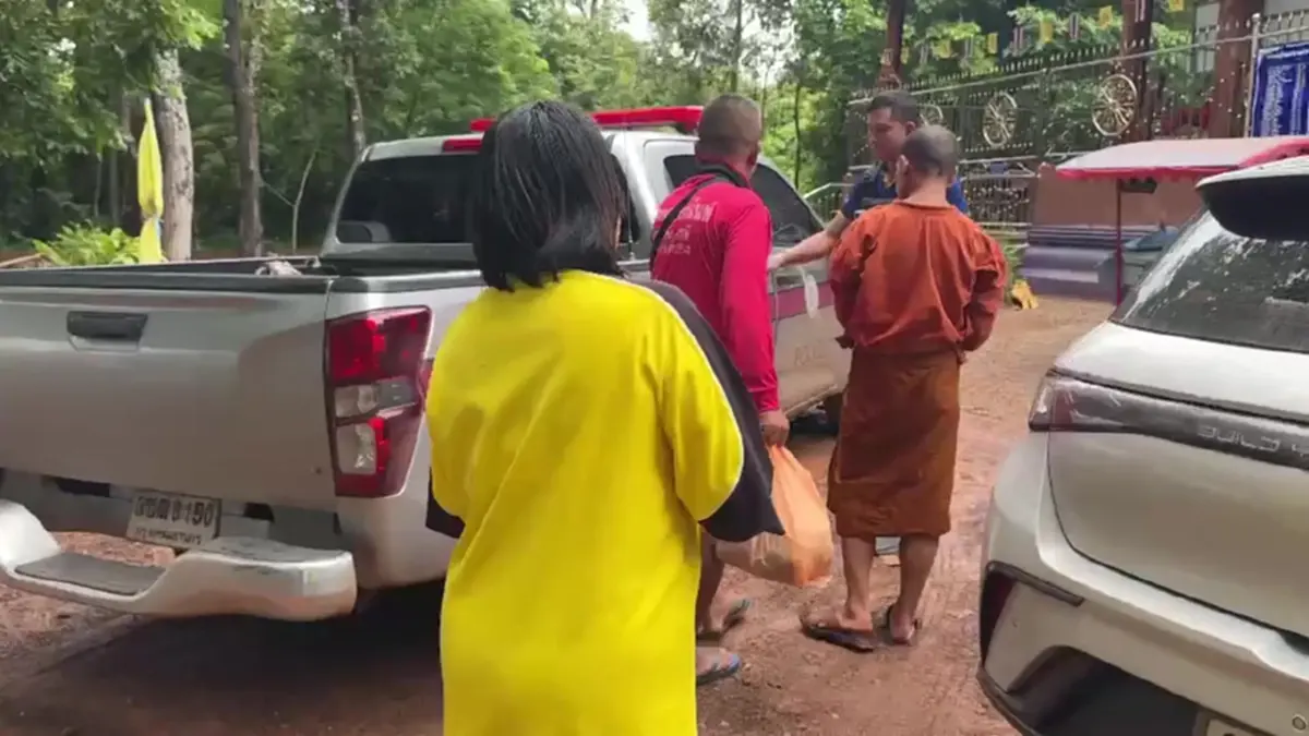 ชาวบ้านสุดทน! แจ้งจับพระหลอนยา ค้นกุฏิถึงกับอึ้ง เจอของกลาง