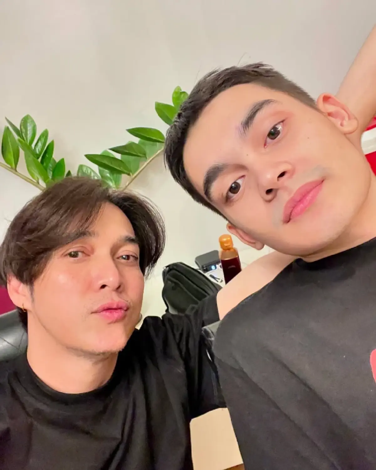 โตเป็นหนุ่มแล้ว ลูกชาย "อาร์ต พลังธรรม" หล่อละมุนระดับพระเอก 