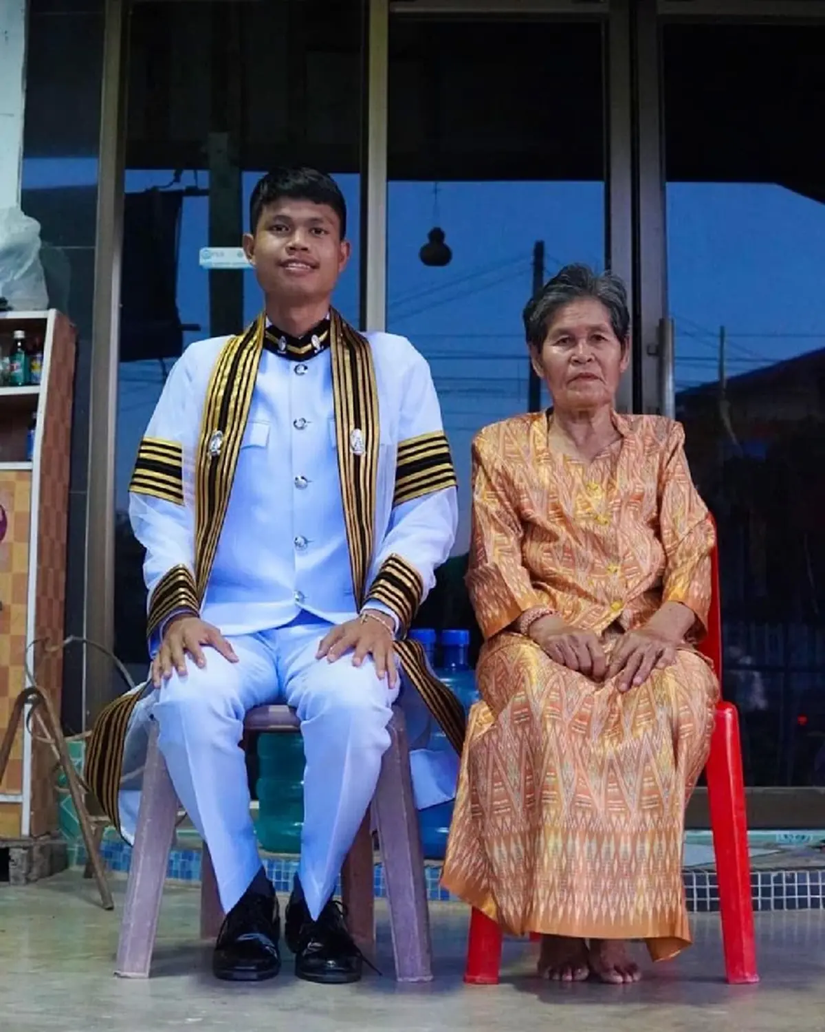 เปิดอายุ ฮลุน โซโล่ ยูทูบเบอร์ดังสายท่องเที่ยว เศร้าอนาคตยังอีกไกล