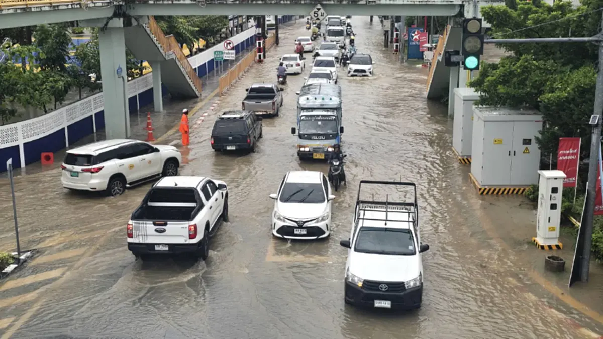 พิษฝนตกหนัก ทำภูเก็ตอ่วมน้ำท่วมเมือง คลองบางใหญ่สูง 3 เมตร