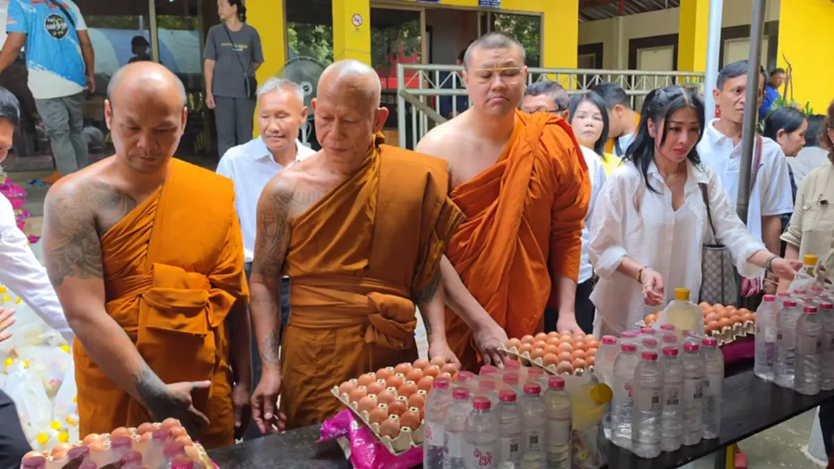 ชาวบ้านโอดหลุดสิทธิบัตรคนจน ด้านวัดแจกถุงยังชีพเยียวยา