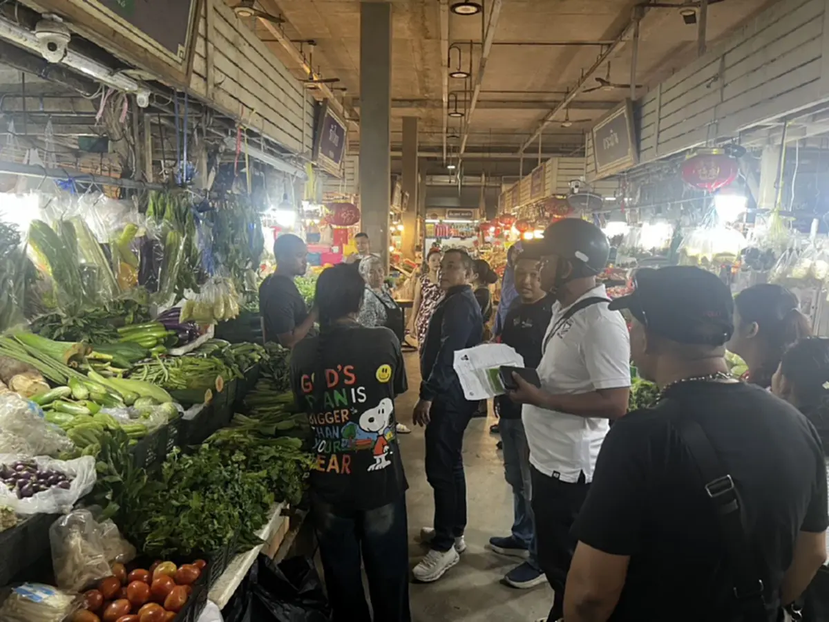 ลุยตรวจตลาดดังภูเก็ต! จับแรงงานเถื่อน-เจ้าของร้านต่างด้าว 7 ราย