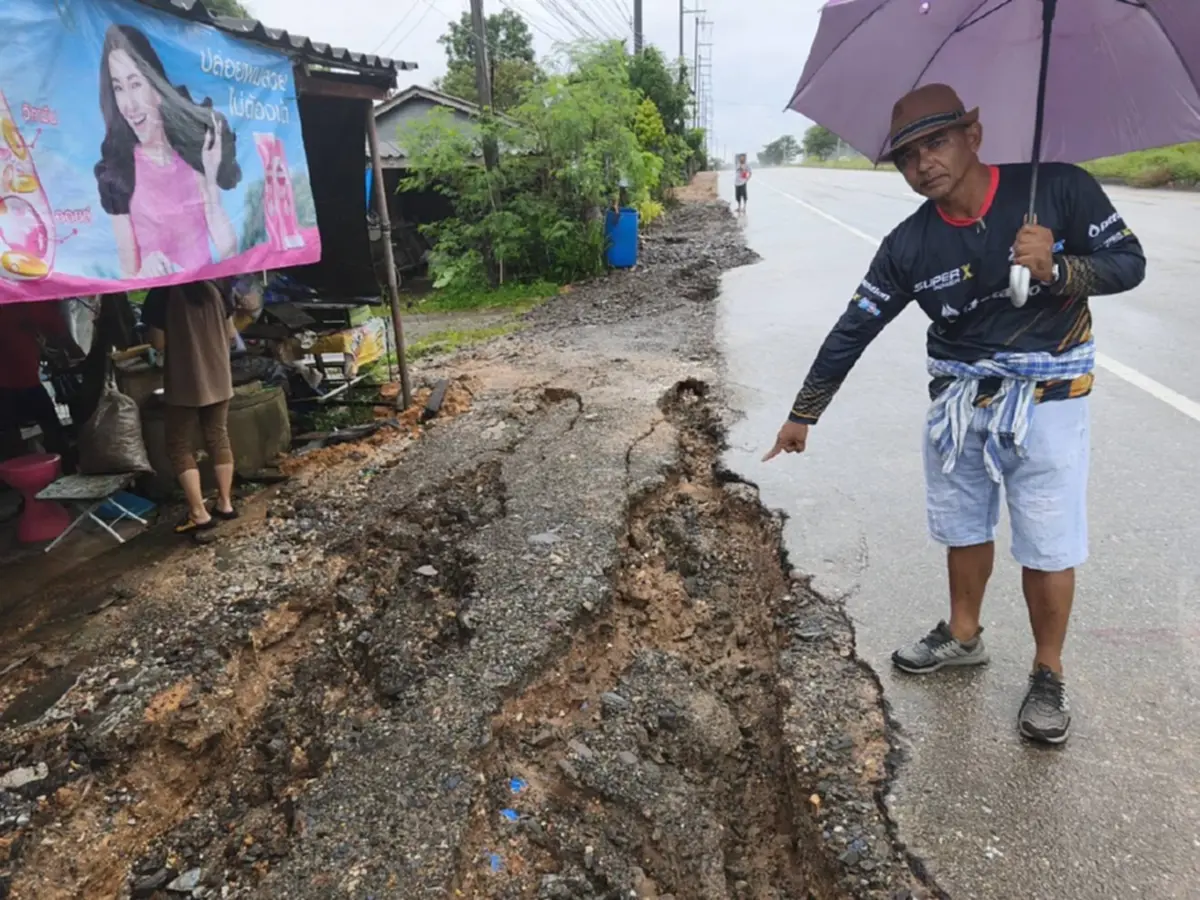 ชาวพังงาร้อง! โครงการฝังท่อประปายักษ์ทำขอบถนนทรุดวุ่น