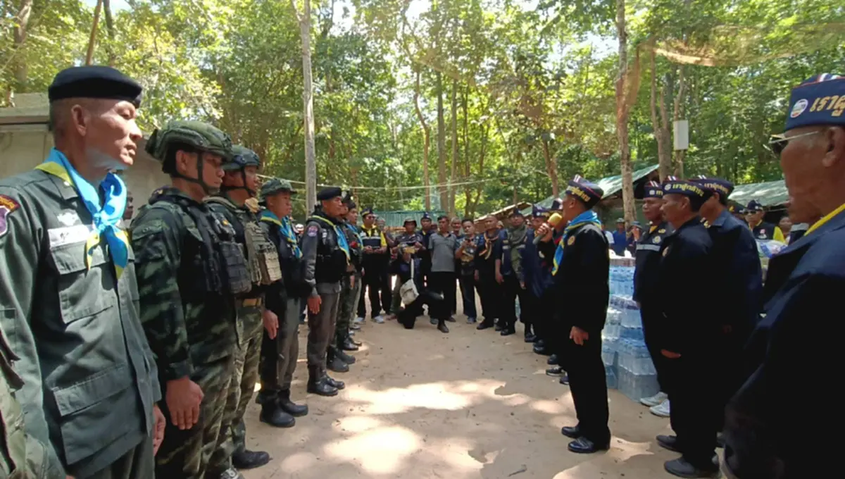 ทหารผ่านศึกสุรินทร์ขนเสบียงให้กำลังใจกำลังพลชายแดน