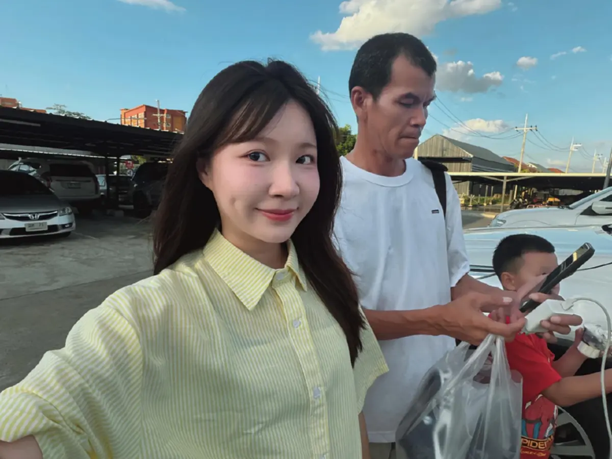 ลูกสาว "ยาวลูกหยี" แชะภาพคู่คุณพ่อ หนุ่มๆแห่ฝากตัวเป็นลูกเขย
