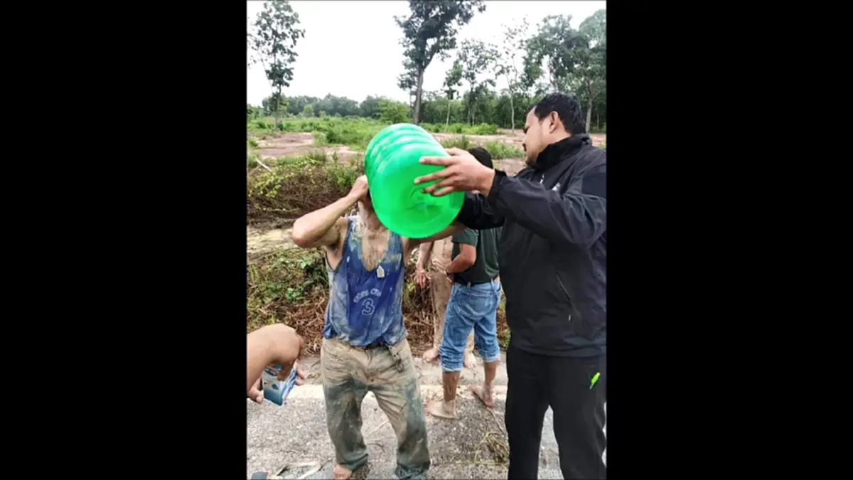 แม่แทบทรุด! ลูกวัย 1 ขวบเพิ่งรอดรถชนตอนเช้า บ่ายอุบัติเหตุรถคว่ำ