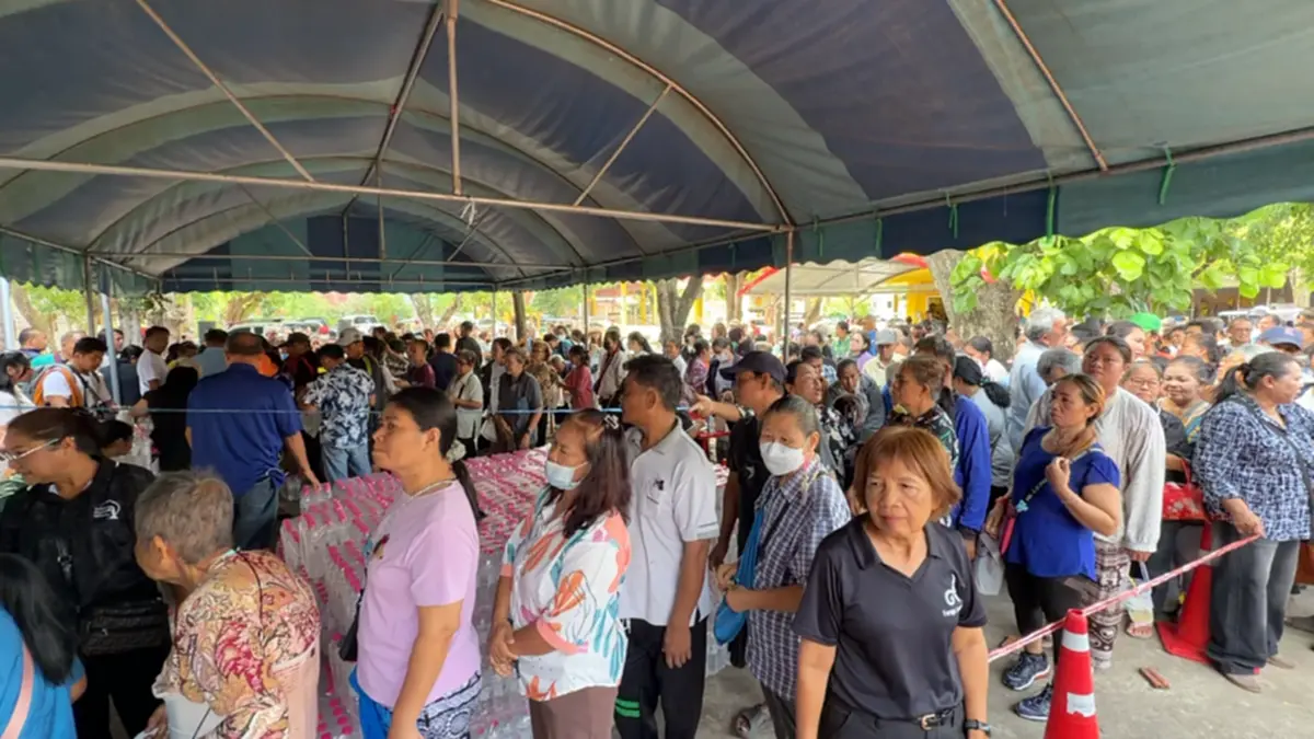 ชาวบ้านโอดหลุดสิทธิบัตรคนจน ด้านวัดแจกถุงยังชีพเยียวยา