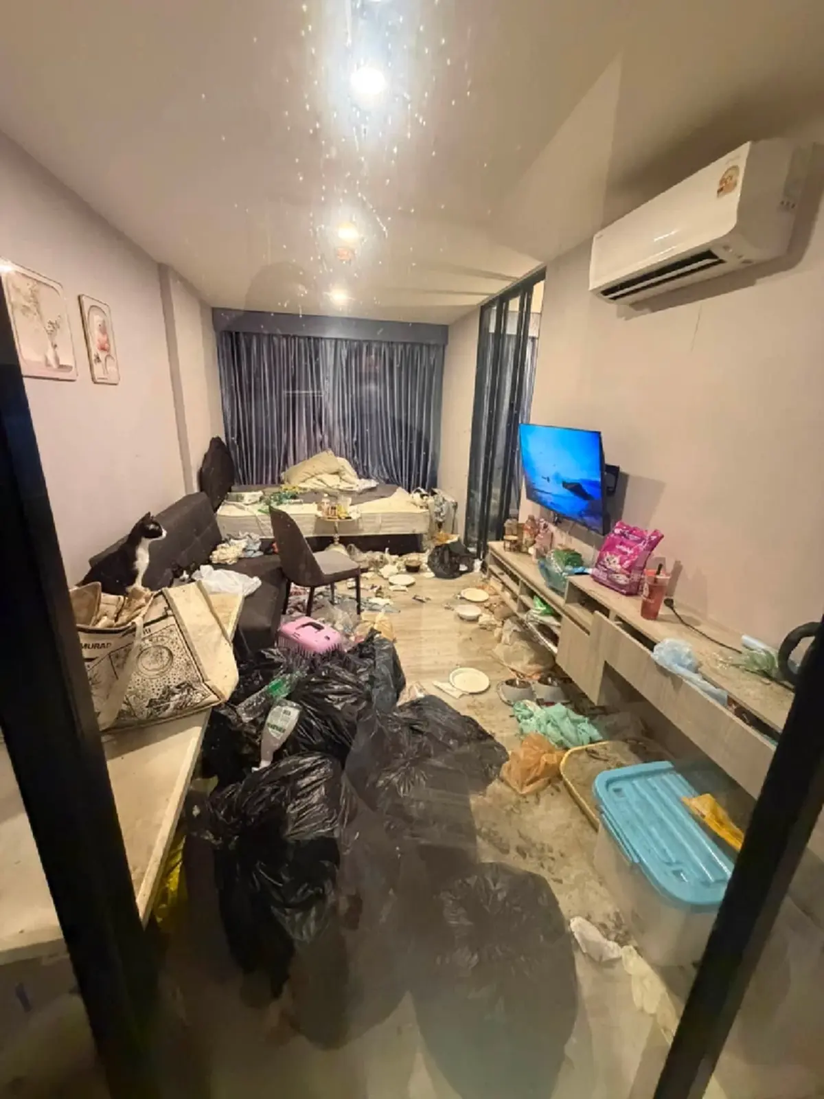 พูดไม่ออก คอนโดหรูพังยับใน 2 เดือน เปิดห้องถึงกับเวียนหัวจะอ้วก