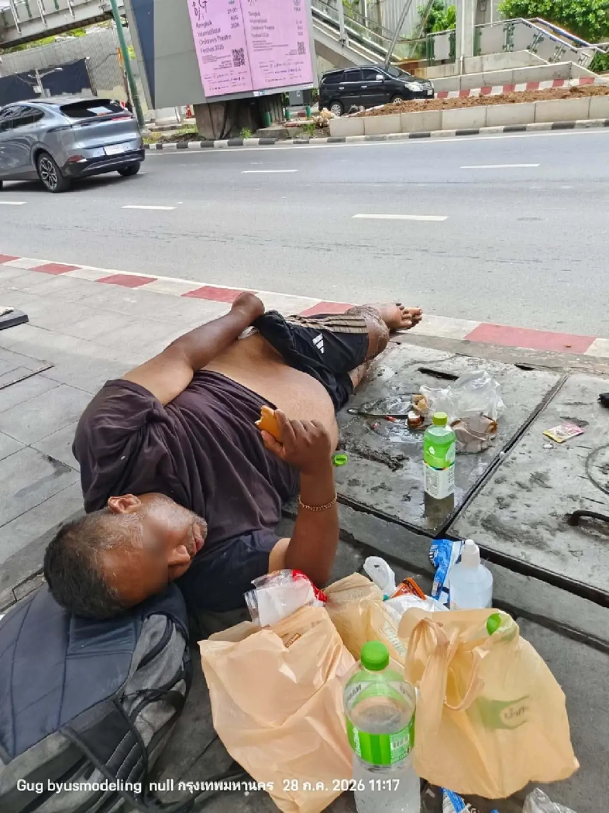 อาการล่าสุด อดีตกัปตันสายการบินดัง ชีวิตพลิก นอนข้างถนน น่าห่วง