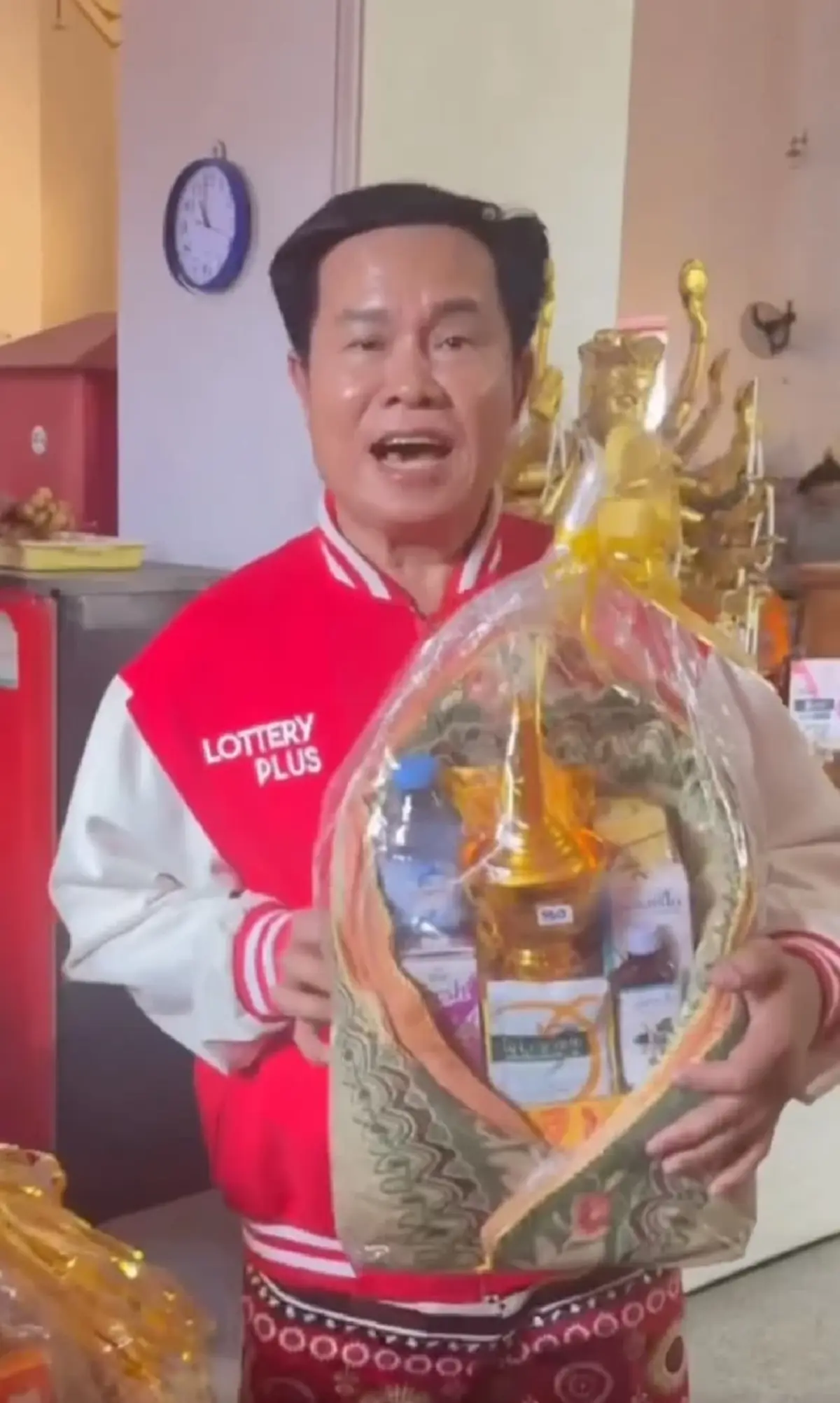 ส่อง มนต์สิทธิ์ คำสร้อย ล้วงไหวัดแก้วฟ้าจุฬามณี ฮือฮาเลขที่ได้