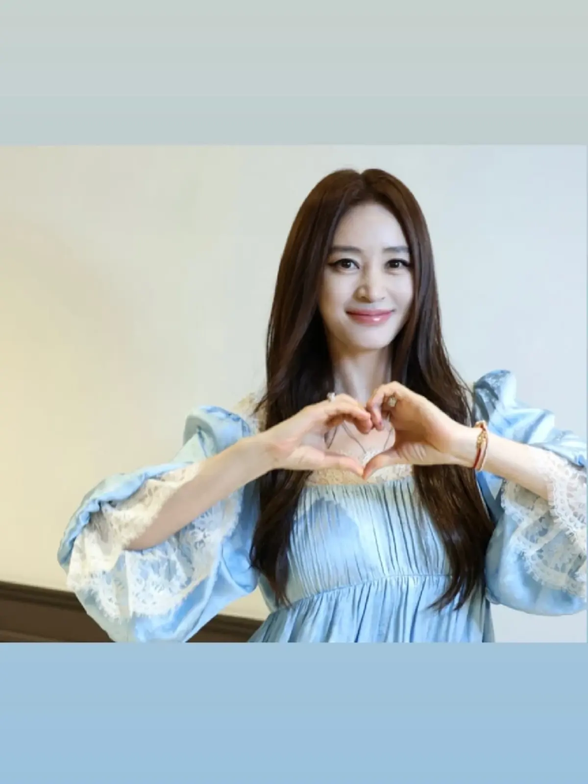 ทึ่งทั้งวงการ  "คิมฮเยซู" ในวัย 56 เผยออร่าหน้าเด็ก สวยเป๊ะกาลเวลา 