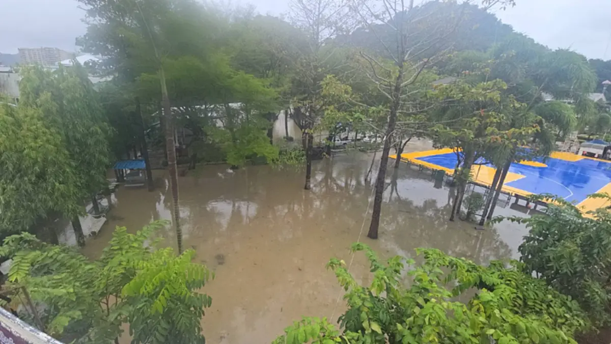 พิษฝนตกหนัก ทำภูเก็ตอ่วมน้ำท่วมเมือง คลองบางใหญ่สูง 3 เมตร