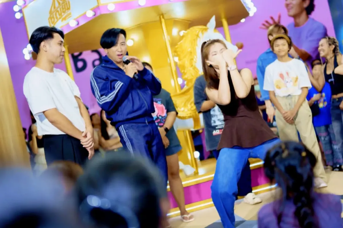 สำเนาถูกต้อง  "บอล เชิญยิ้ม" อวดภาพคู่ "เบลล์" ลูกชายคนโต 