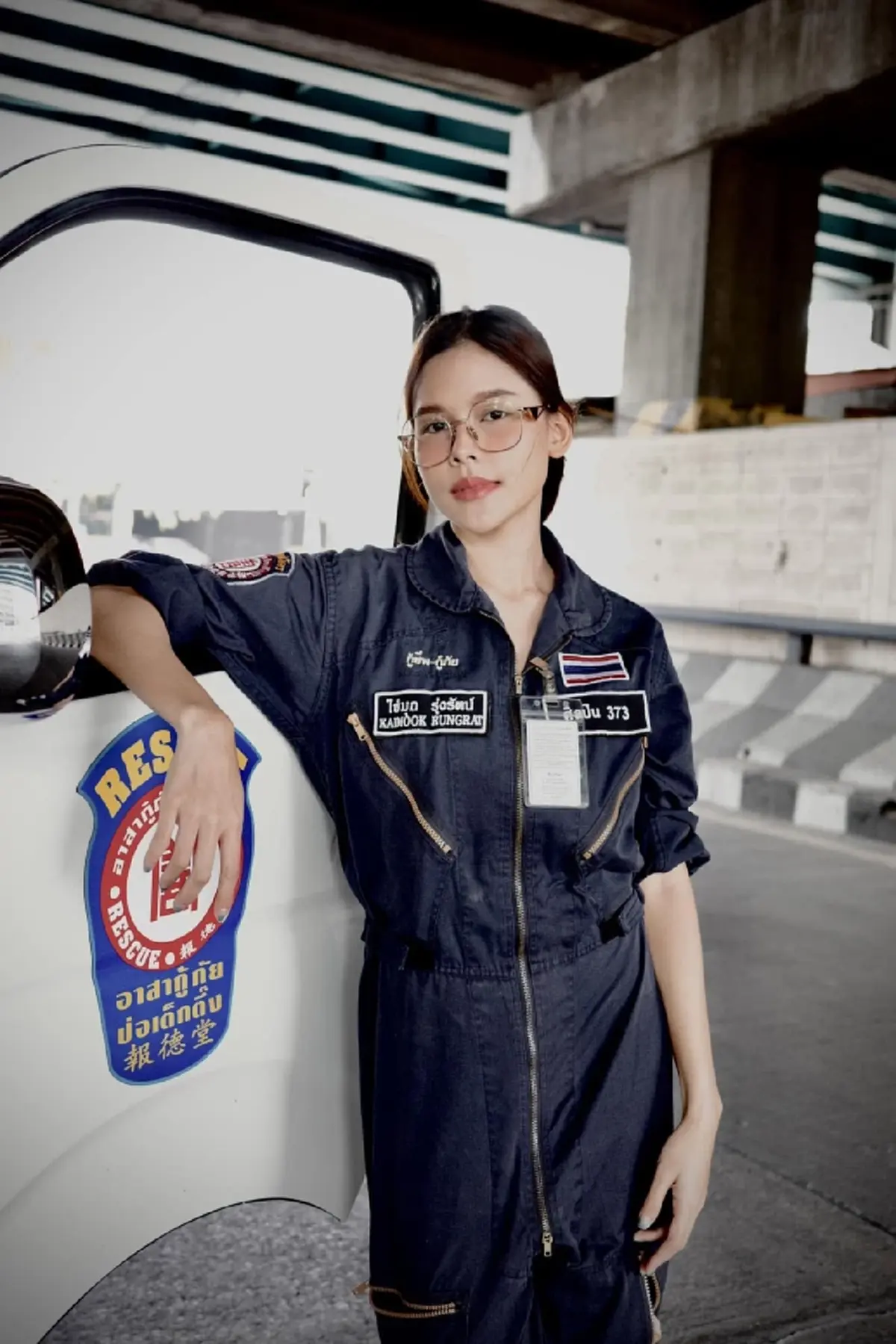 นักร้องสาว อาสาแต่งหน้าส่งร่างผู้เสียชีวิต เหตุไฟไหม้โรงเบียร์