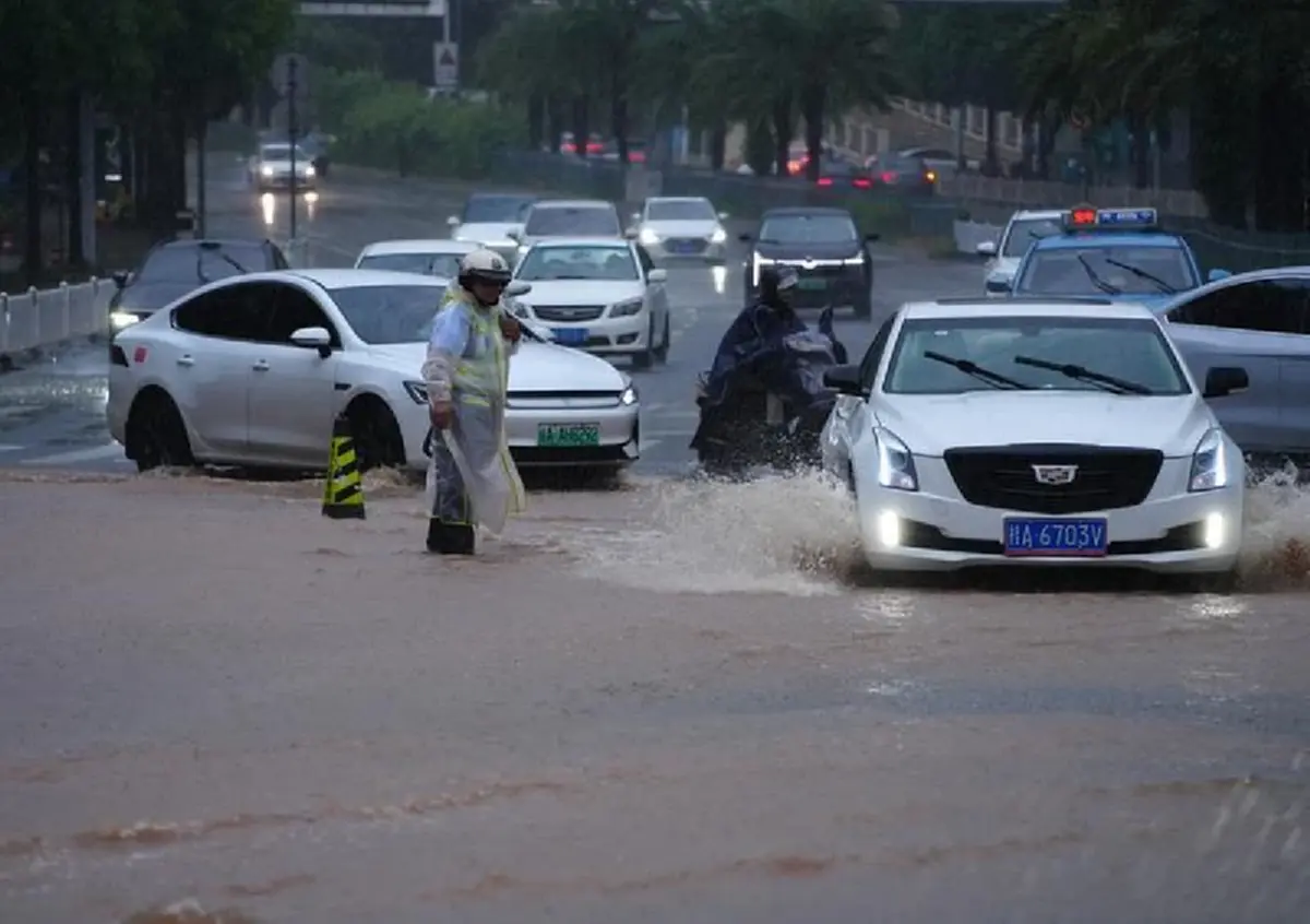 เกาะติดไต้ฝุ่นลูกที่ 10 พายุไมสัก ซัดจีนตอนใต้ เผชิญฝนตกหนักฉับพลัน