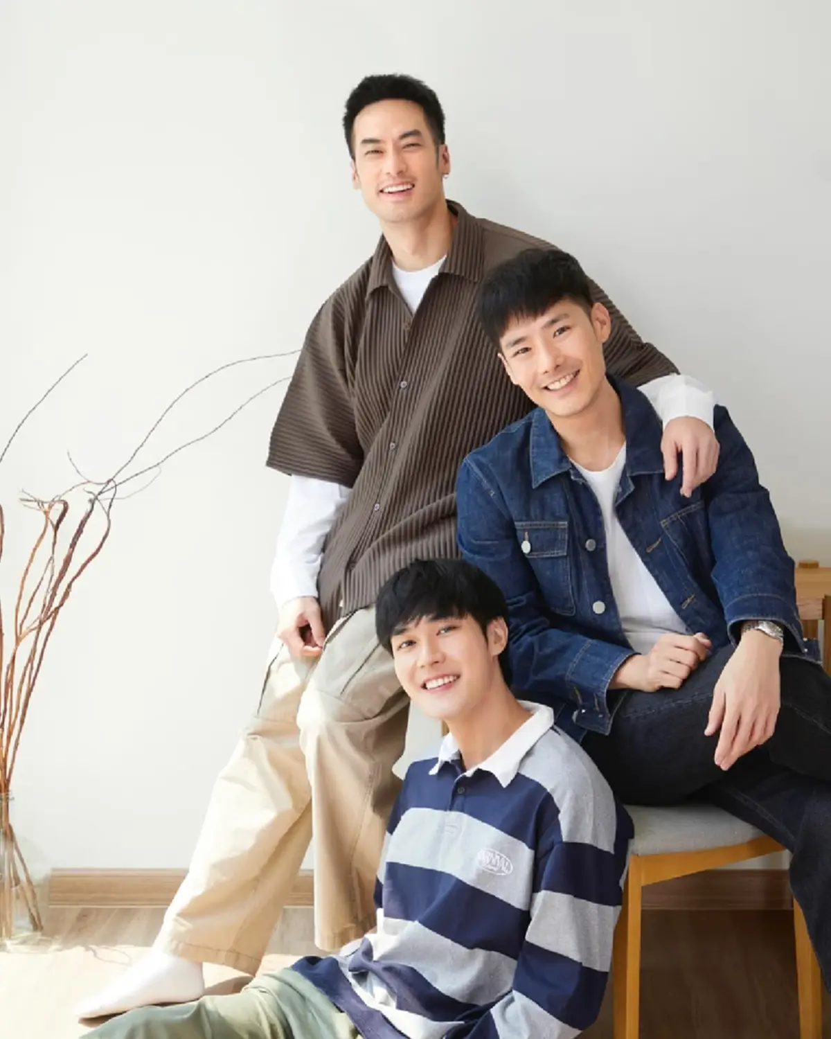 รู้แล้วหล่อได้ใคร  เผยภาพคุณพ่อ ดีเอ็นเอพรีเมียม 3 พี่น้อง