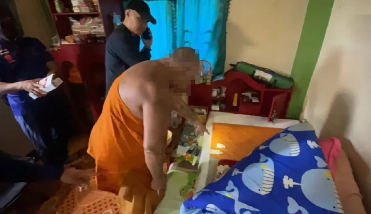 บุกวัดดัง! รวบอดีตเจ้าอาวาส พร้อมของกลางเฮโรอีน จับสึกทันที