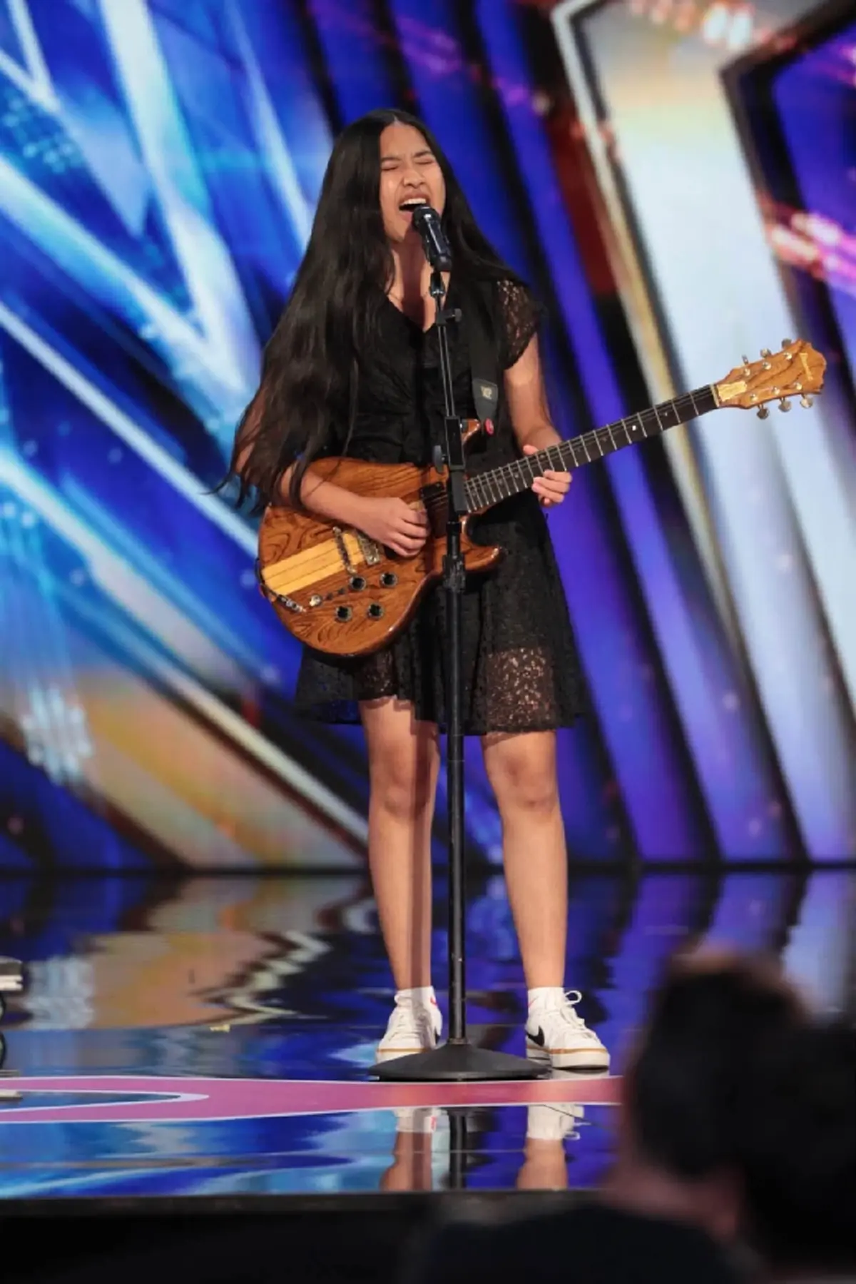 กระหึ่มโลก  "เนเน่ รอยัล" สาวน้อยภูเก็ตวัย 16 ปี คว้า 4 ผ่านเวทีดัง