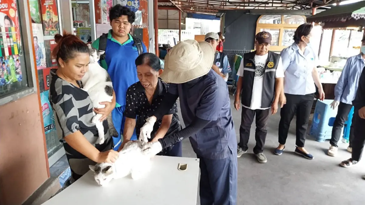 ปทุมธานีปูพรมฉีดวัคซีนพิษสุนัขบ้าพื้นที่ไข่แดงคูบางหลวง