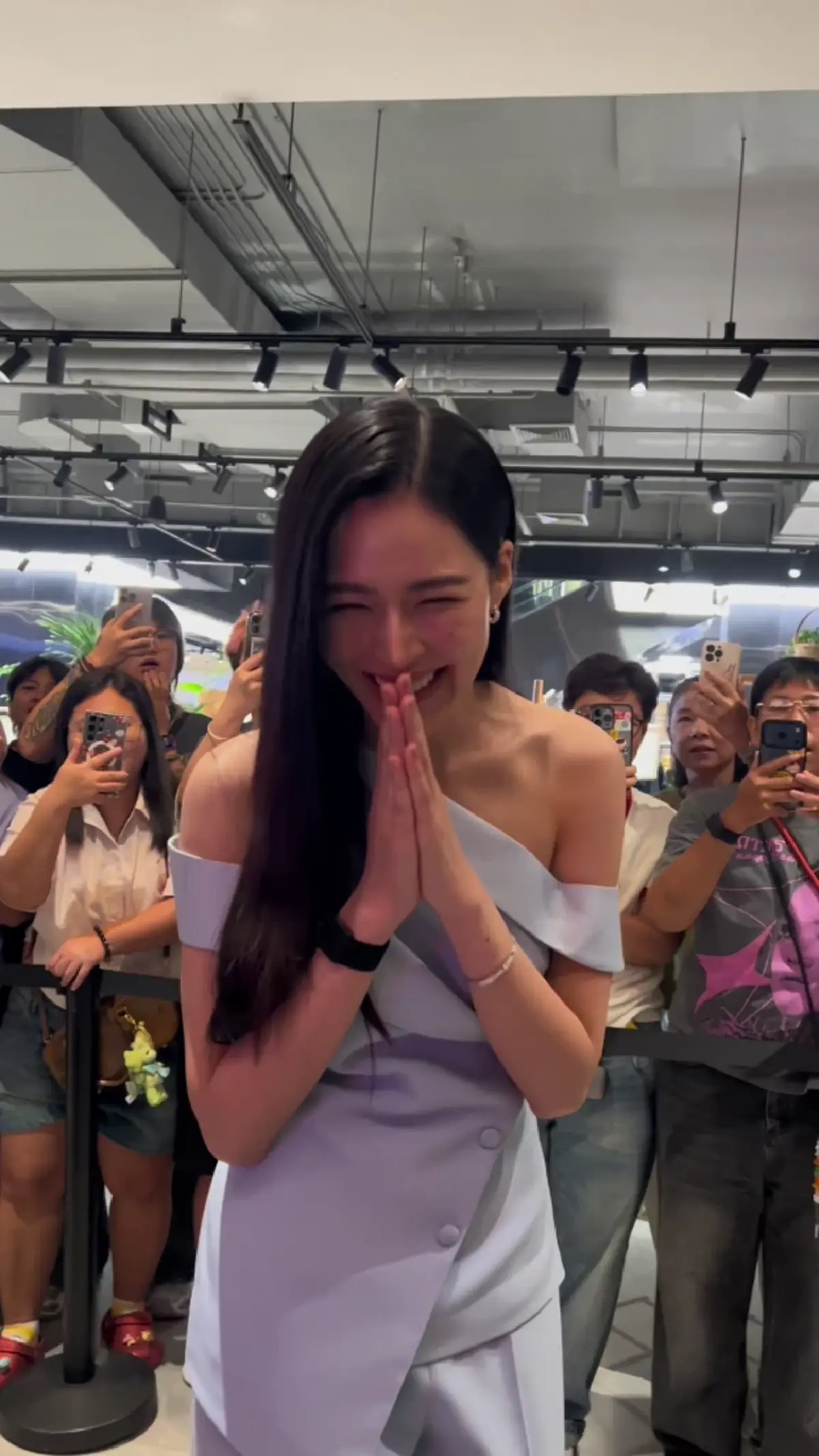 ตัวแม่ยังยอม  "แต้ว ณฐพร"   ถือป้ายไฟเซอร์ไพรส์นางเอกรุ่นน้อง 