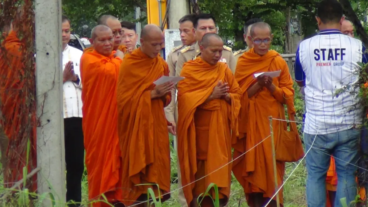 สะเทือนใจไม่หาย! คณะสงฆ์ทำพิธีใหญ่ ณ จุดเกิดเหตุพระมรณภาพ