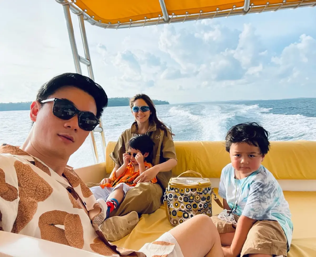 พัฒนาการความหล่อ "น้องพายุ" ลูกแม่ชมพู่ อารยา ในวัย 8 ขวบ