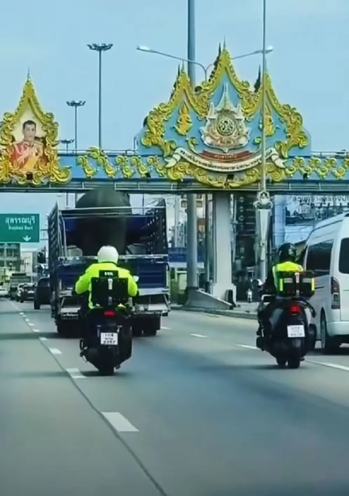 ทะเบียนรถส่ง พลายไข่แดง คชสารแห่งแว้ง จากนราธิวาสสู่เชียงใหม่