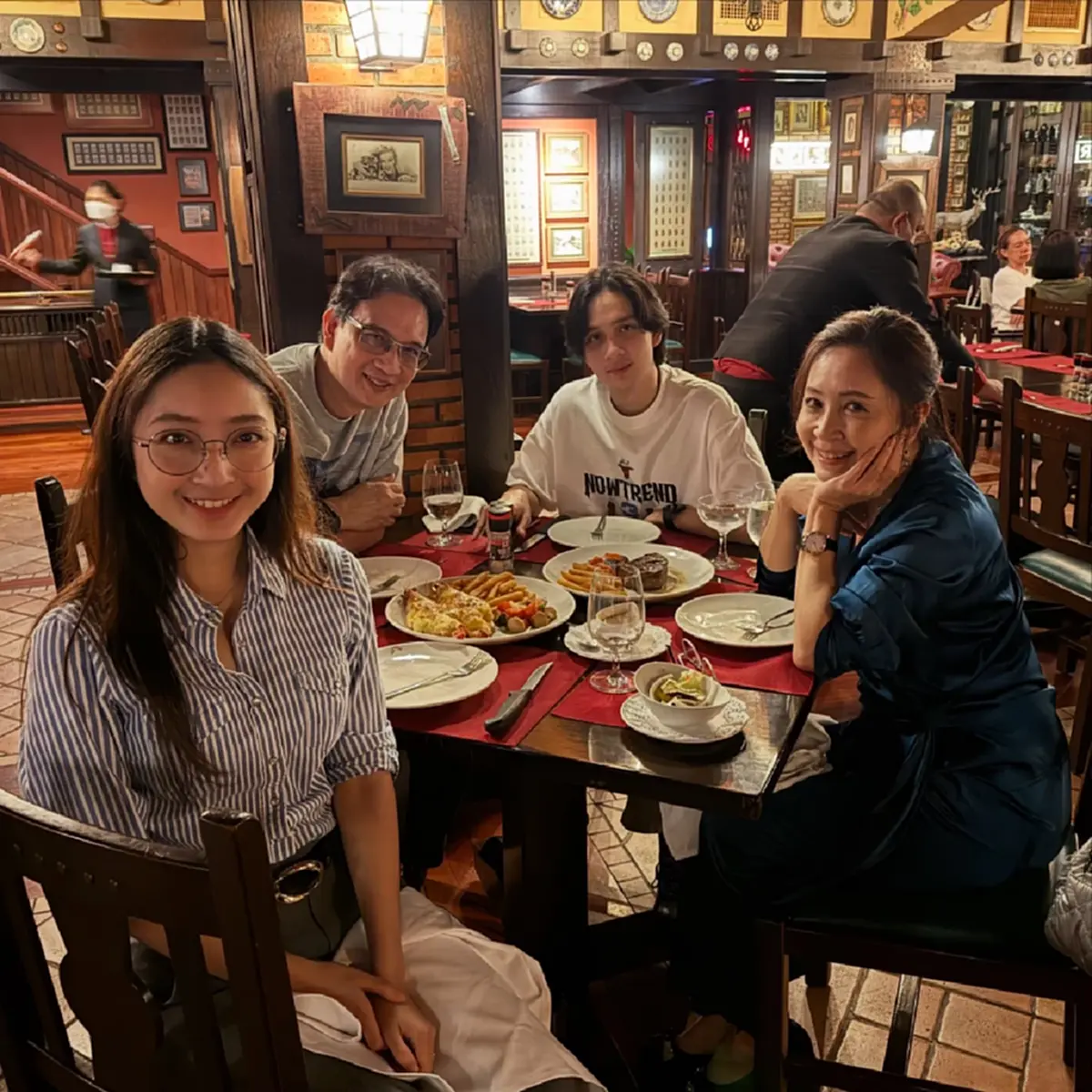 "กวาง กมลชนก" โพสต์อวยพรซึ้งวันเกิด "น้องเนย" อายุครบ 21 ปี 