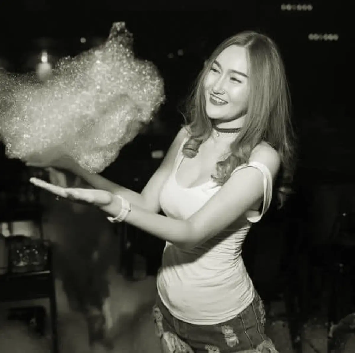 อาลัย "น้องบรีส" นักร้องสาววงทศกัณฐ์ จากไปในเหตุเพลิงไหม้โรงเบียร์ดัง