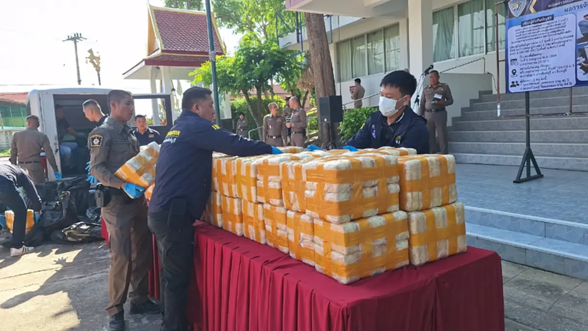ทลายโกดังยานรกกลางสิงห์บุรี ยึดยา 8 ล้านเม็ด มูลค่ากว่า 240 ล้าน