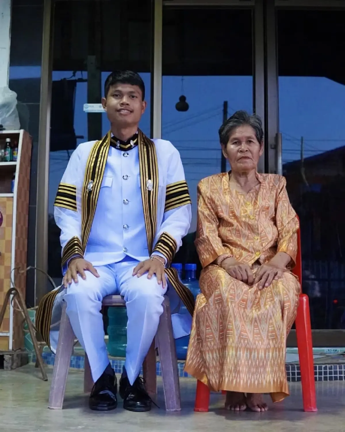 ย้อนเส้นทางชีวิต ฮลุน โซโล่ จากเด็กโรงงาน สู่ยูทูบเบอร์ชื่อดัง