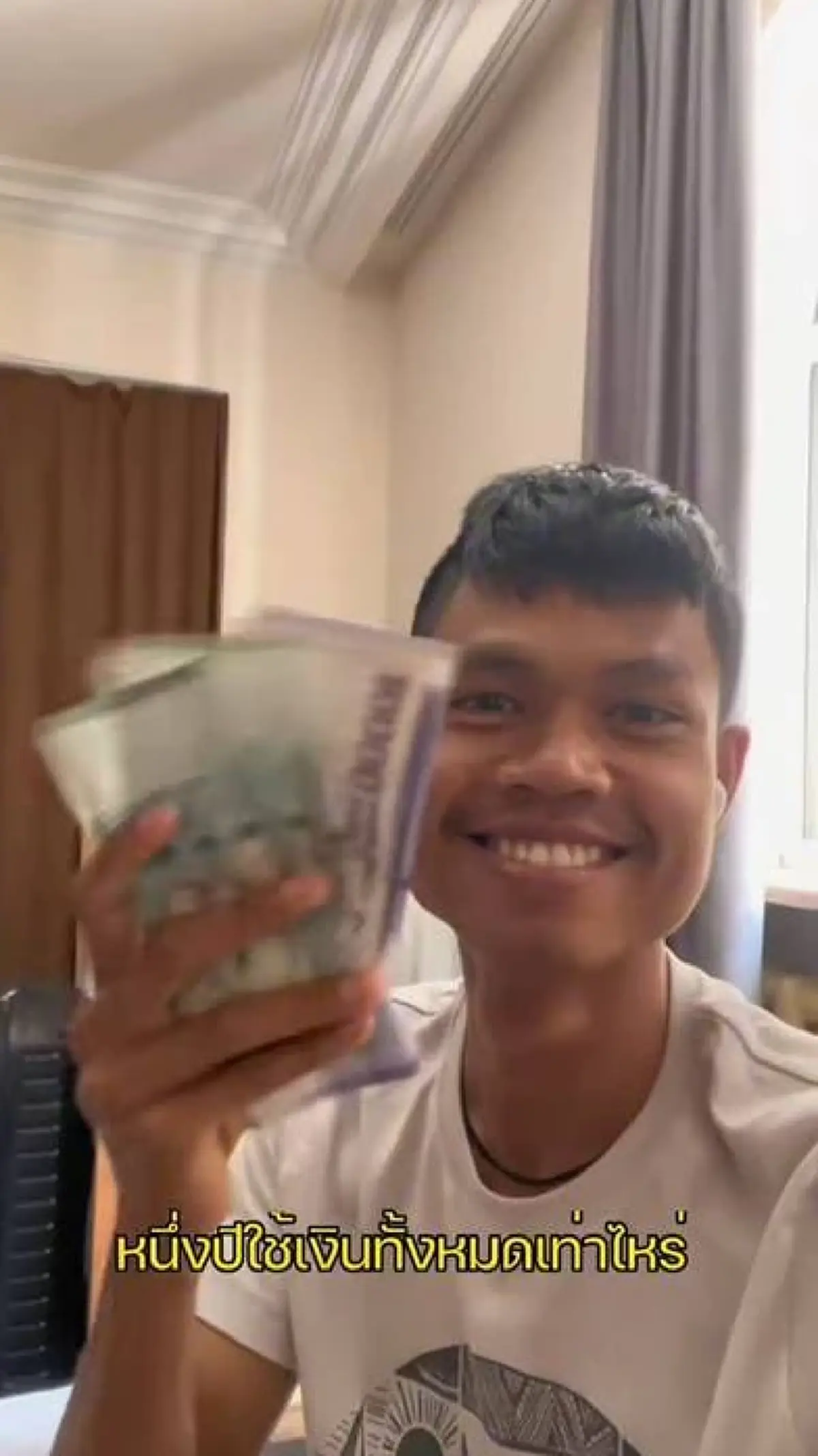 ย้อนฟัง "ฮลุน โซโล่" เที่ยวรอบโลก 1 ปี ใช้เงินเท่าไหร่ หาเงินจากไหน
