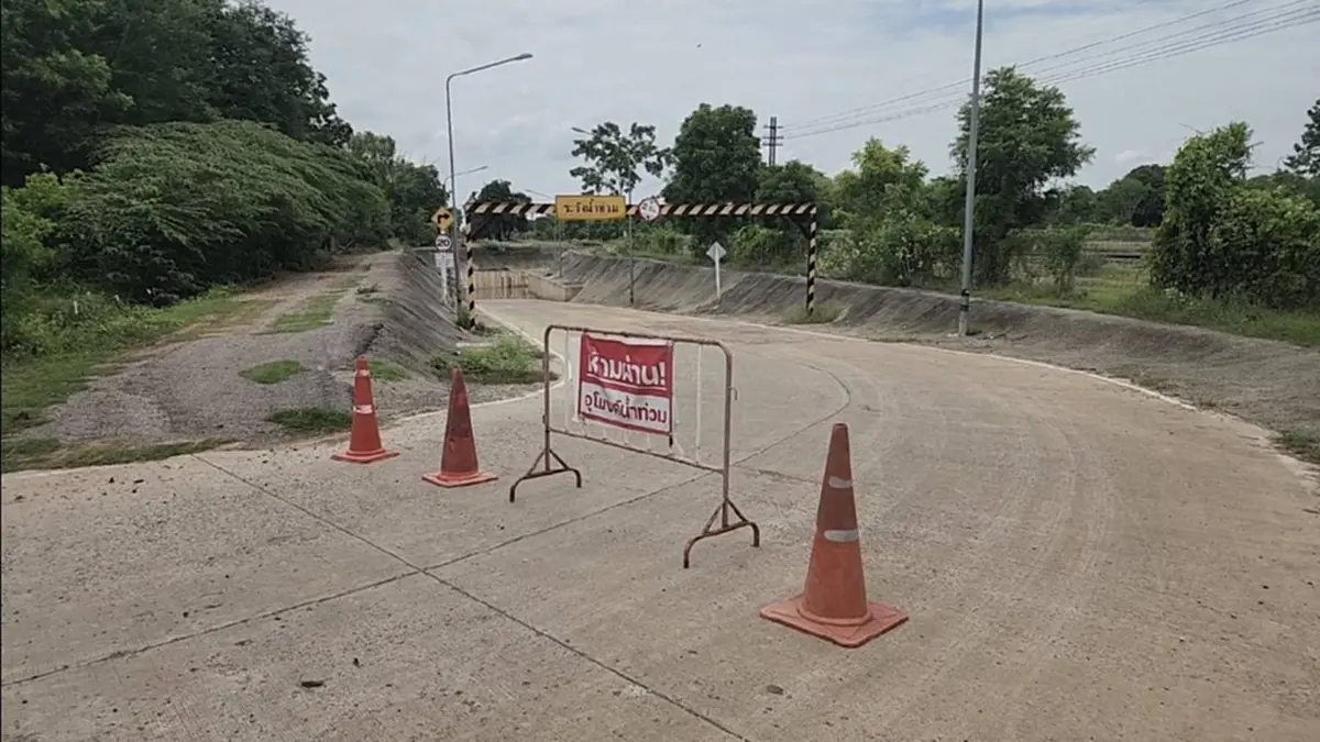 ท่วมซ้ำซาก! ทางลอดรถไฟทางคู่โคราชท่วมขัง ชาวบ้านเดือดร้อน