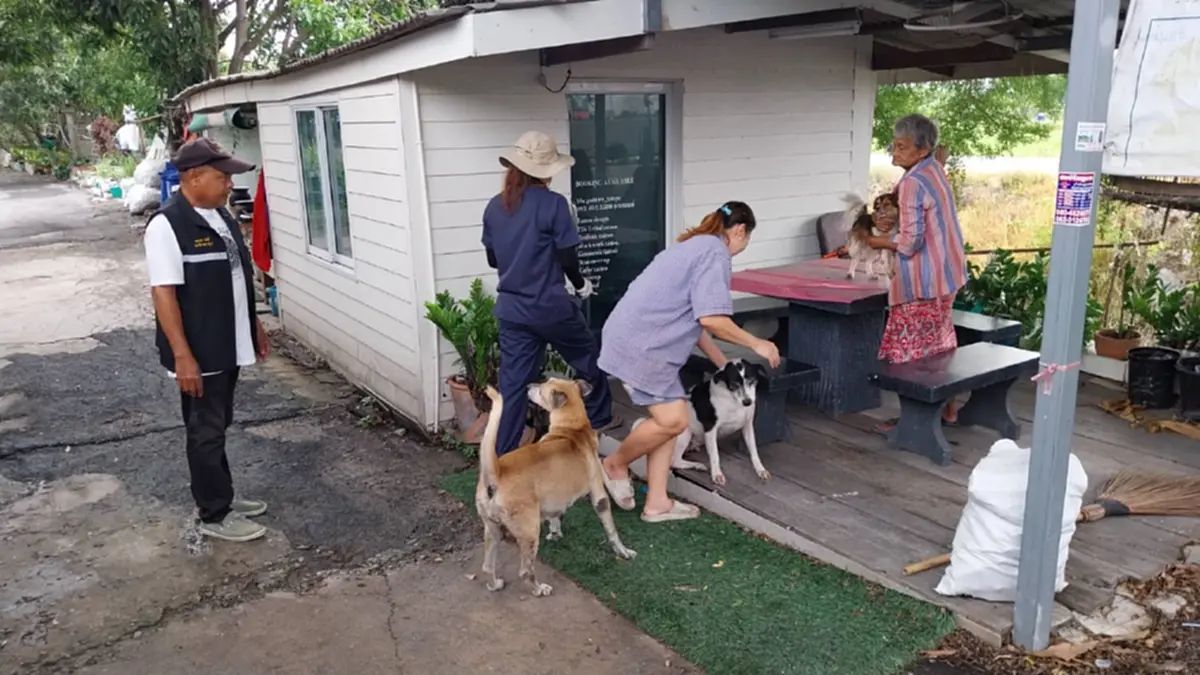 ปทุมธานีปูพรมฉีดวัคซีนพิษสุนัขบ้าพื้นที่ไข่แดงคูบางหลวง