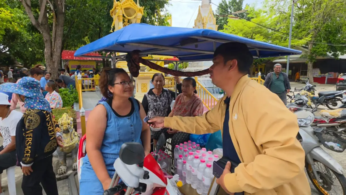 ชาวบ้านโอดหลุดสิทธิบัตรคนจน ด้านวัดแจกถุงยังชีพเยียวยา