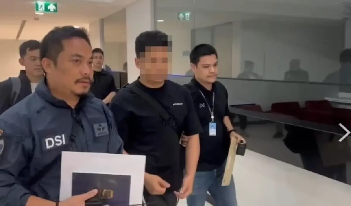บุกรวบ "โค้ชเจมส์" คาสนามบินสุวรรณภูมิ เซ่นหมายจับคดี Forex ล่าสุดคุมตัวเค้นสอบเครียด!