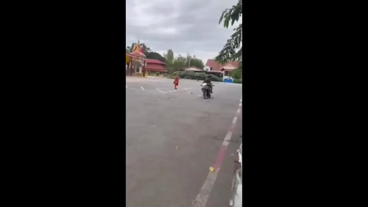 โจ๋ต่างถิ่นปาวัตถุอันตรายป่วน รร.ปทุมฯ ครูเวรเจ็บ ตร.เร่งล่า