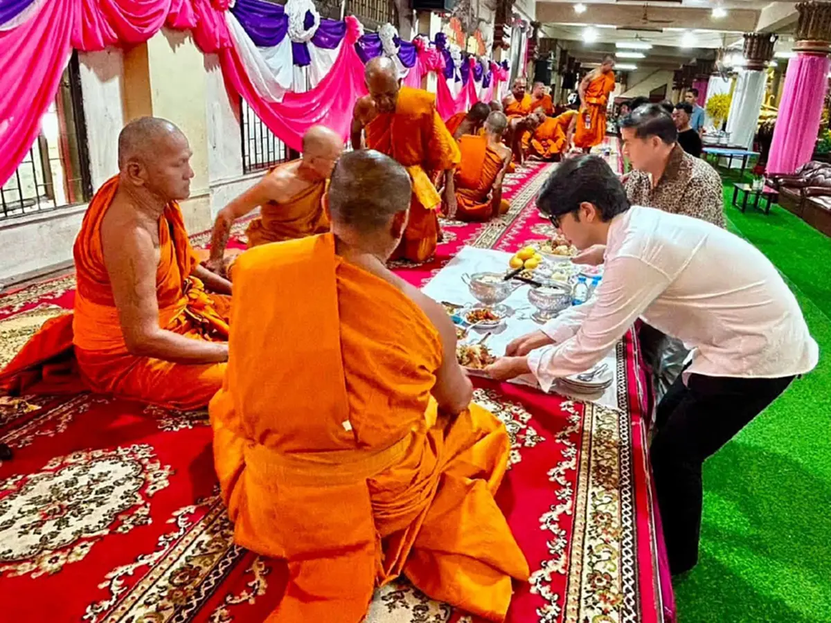 ส่องเลข พุ่มพวง ดวงจันทร์ ครบรอบวันเกิด ลูกชายจัดพิธีทำบุญใหญ่