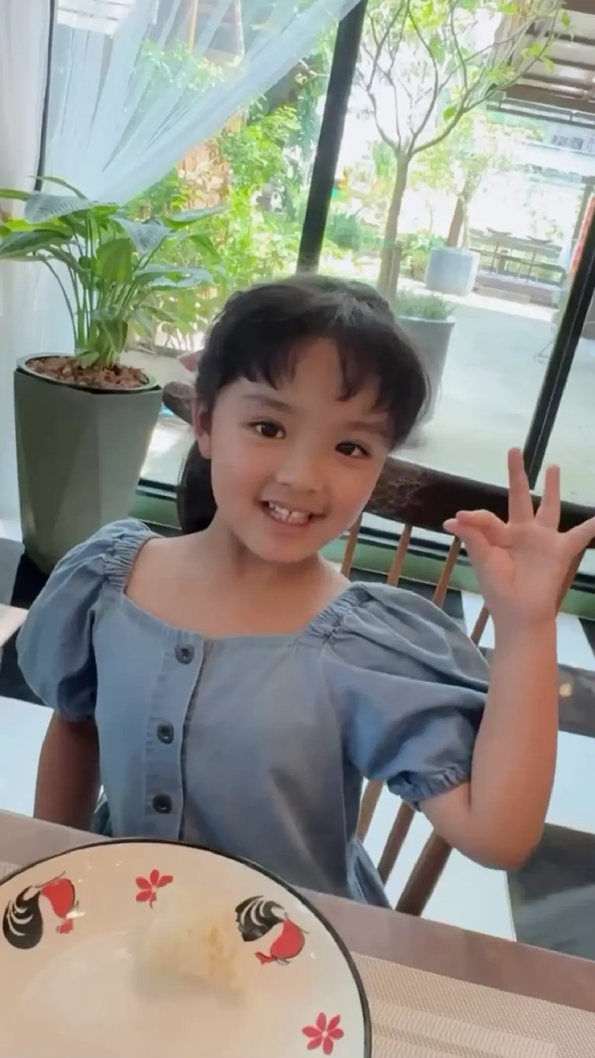 เผลอแป๊บเดียวโตแล้ว  "น้องเวทย์มน" ลูกสาว "ใบเตย-ดีเจแมน"