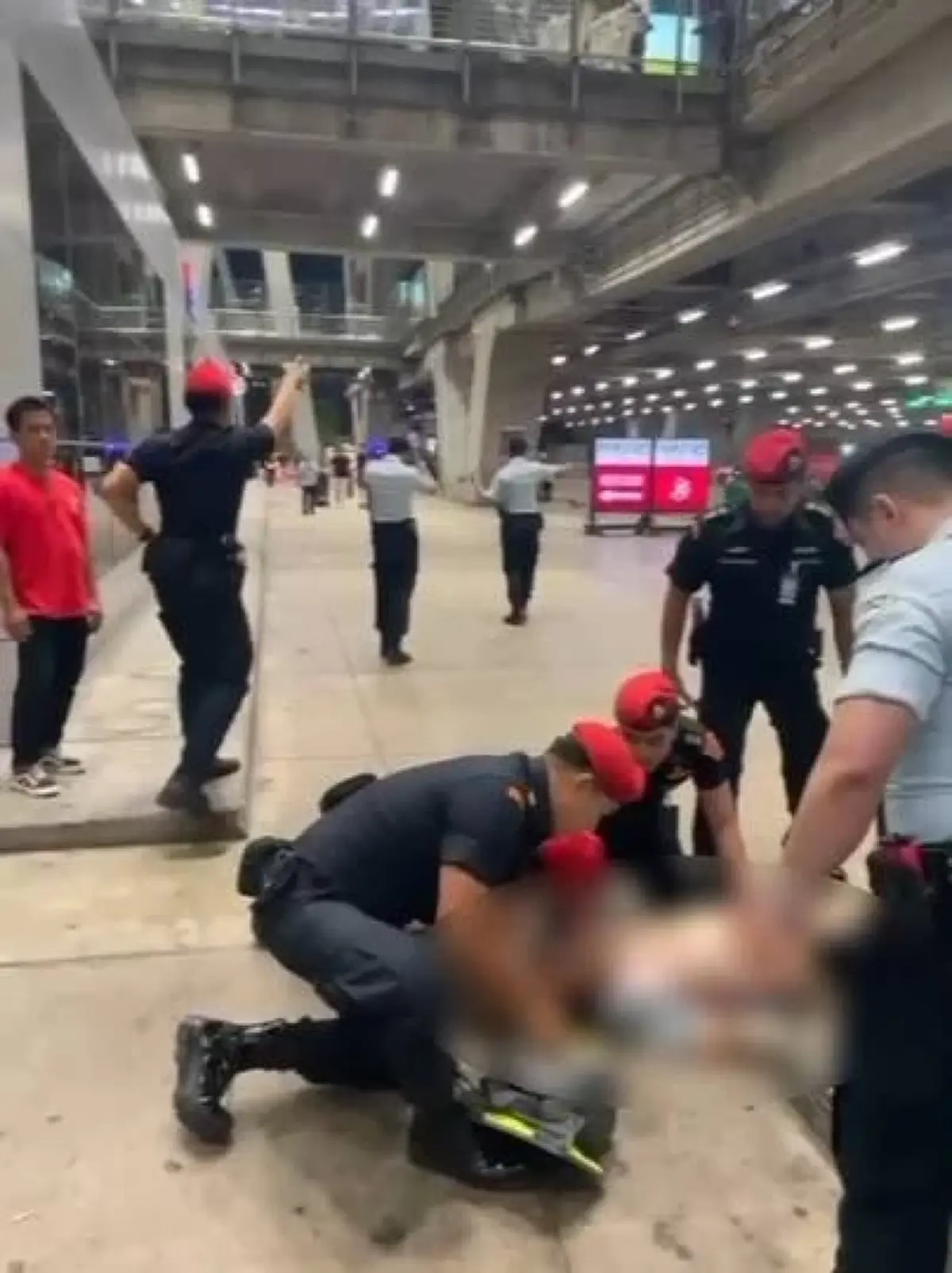 ชื่นชม รปภ.หมวกแดงสุวรรณภูมิ ทำ CPR ยื้อชีวิตผู้โดยสารเกาหลี