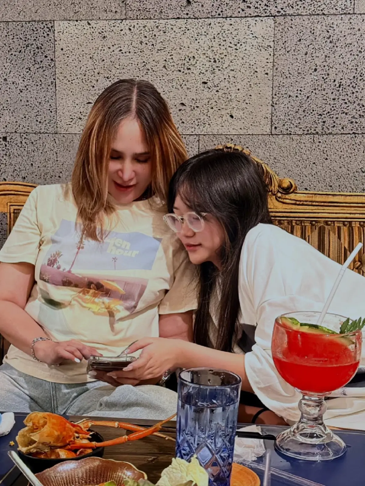  เปิดภาพล่าสุด "หลิว มนัสวีร์" อดีตดาราดังยุค 90 ในวัย 51 ปี