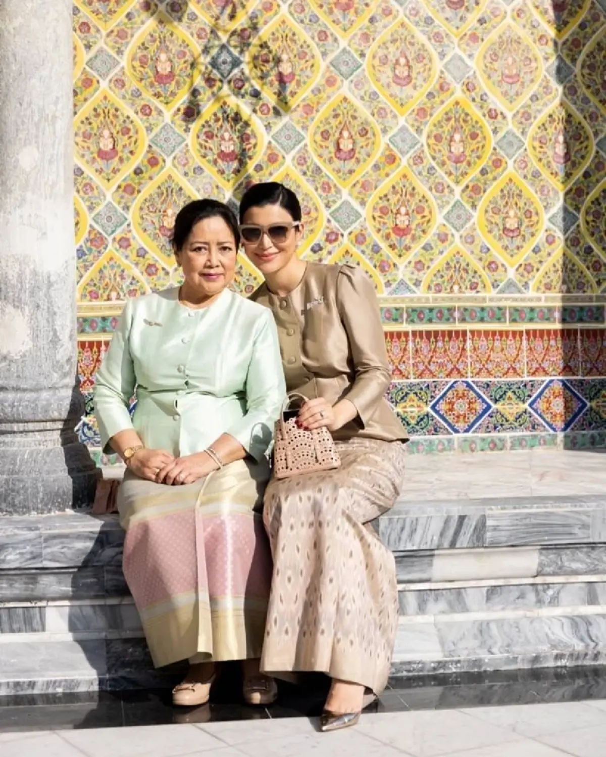 สุดเศร้า "เอมมี่ มรกต" สูญเสียคุณแม่ หลังเพิ่งบินไปเยี่ยมถึงอังกฤษ