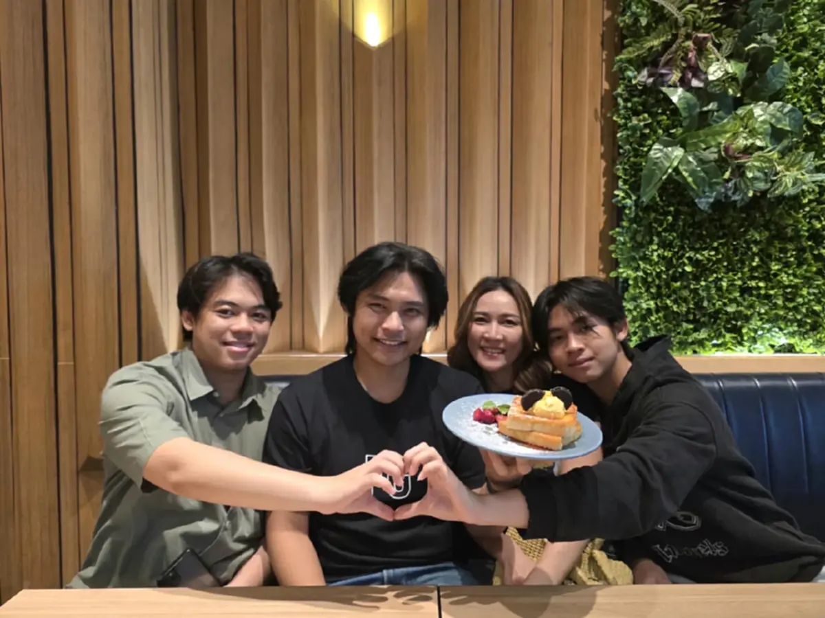 เปิดภาพล่าสุด ลูกชายคนเล็กนักร้องดัง โตเป็นหนุ่มแล้ว