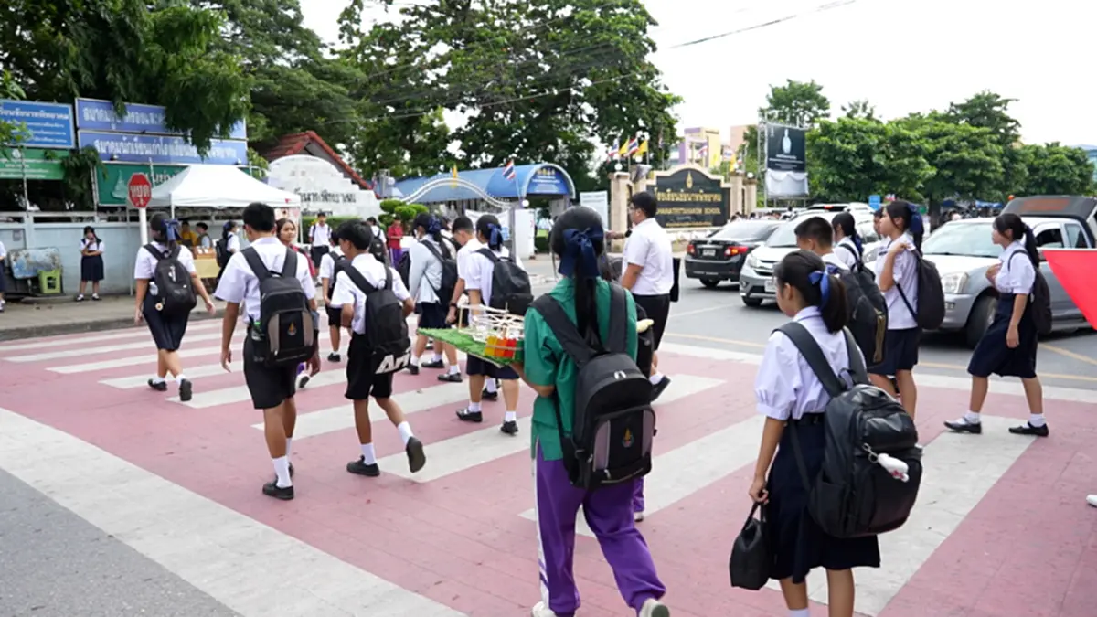 สถานศึกษาชัยนาทสุ่มตรวจกระเป๋า สั่งการครูเฝ้าระวังจุดเสี่ยง
