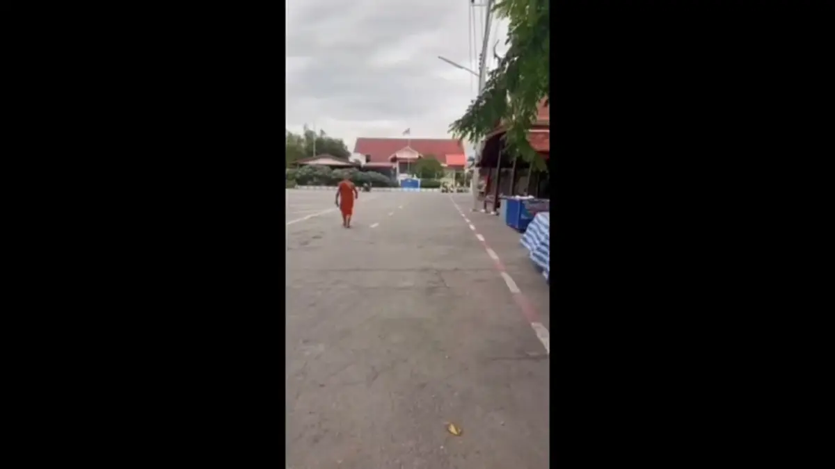 โจ๋ต่างถิ่นปาวัตถุอันตรายป่วน รร.ปทุมฯ ครูเวรเจ็บ ตร.เร่งล่า